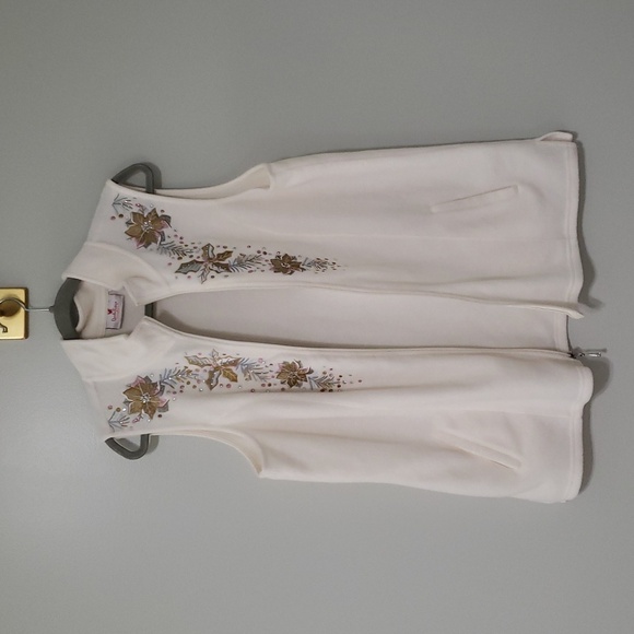 Quacker Factory Women Zip Fleece Vest Winter White Poinsettia Holiday Christmas - Picture 9 of 13